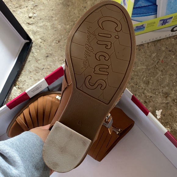 Women booties - Picture 3 of 3